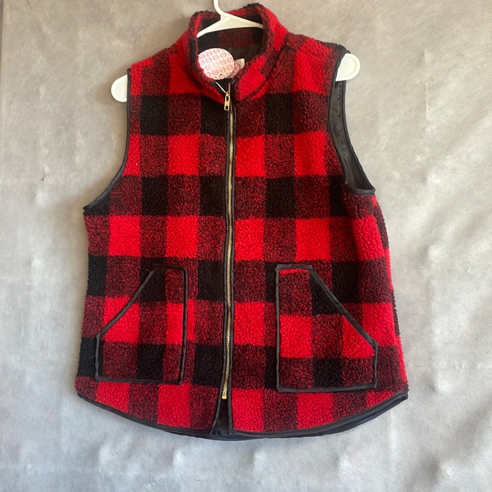 NWT Wanna B Sherpa Vest! Size Medium